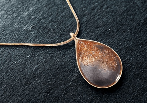 Naszyjnik „Czarna Cisza”